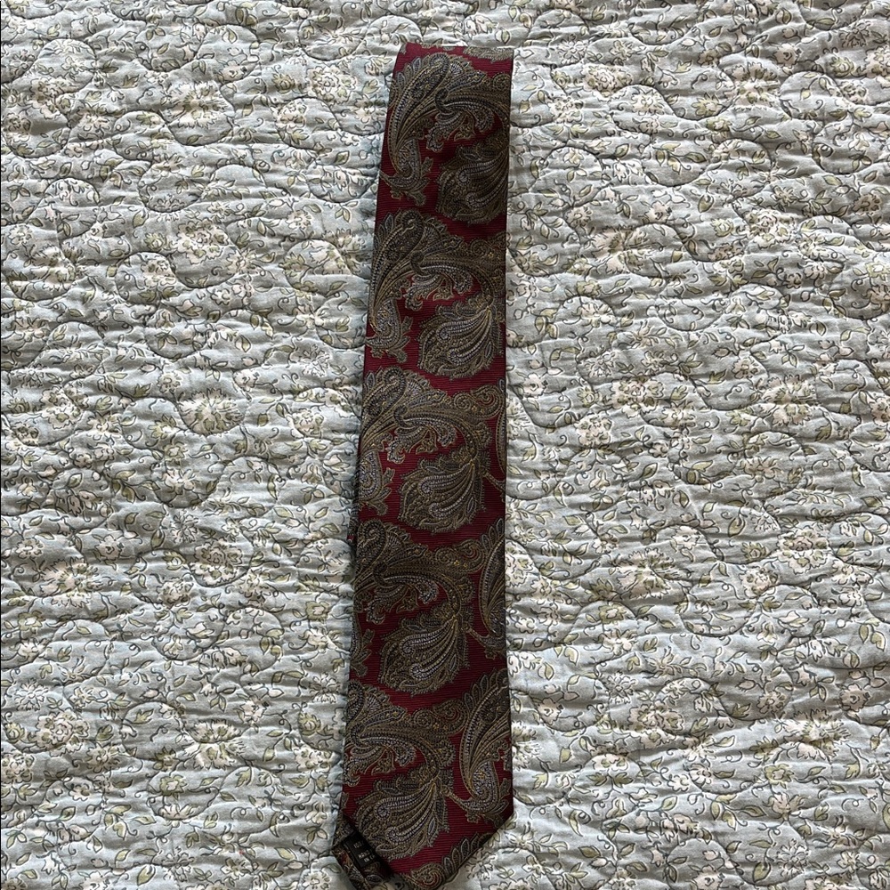 Jos. A. Bank Signature Collection Elegant Paisley Men's Tie